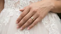 Obrączki ślubne ze stali szlachetnej złote połysk z cyrkonią 6 mm KO6 - 5