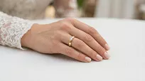Obrączki ślubne złote klasyczne półokrągłe z cyrkonią stal chirurgiczna 316L 4mm para KO19 - 8