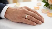 Obrączki ślubne stalowe złoto-srebrne asymetryczne z cyrkonią 6 mm KO7 - 9